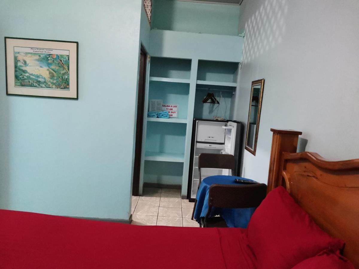 Cabinas Mitchaelle'S Puerto Viejo de Talamanca Exteriér fotografie