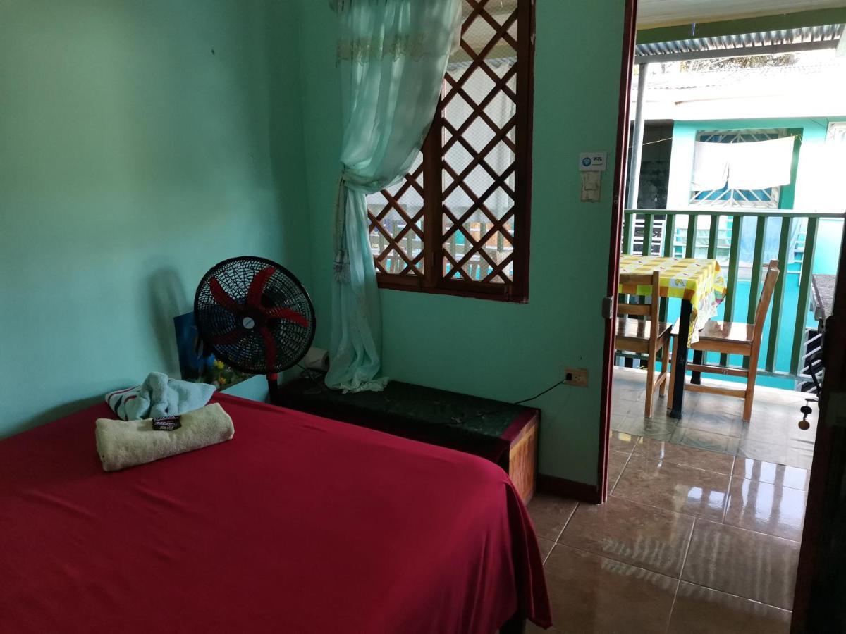 Cabinas Mitchaelle'S Puerto Viejo de Talamanca Exteriér fotografie