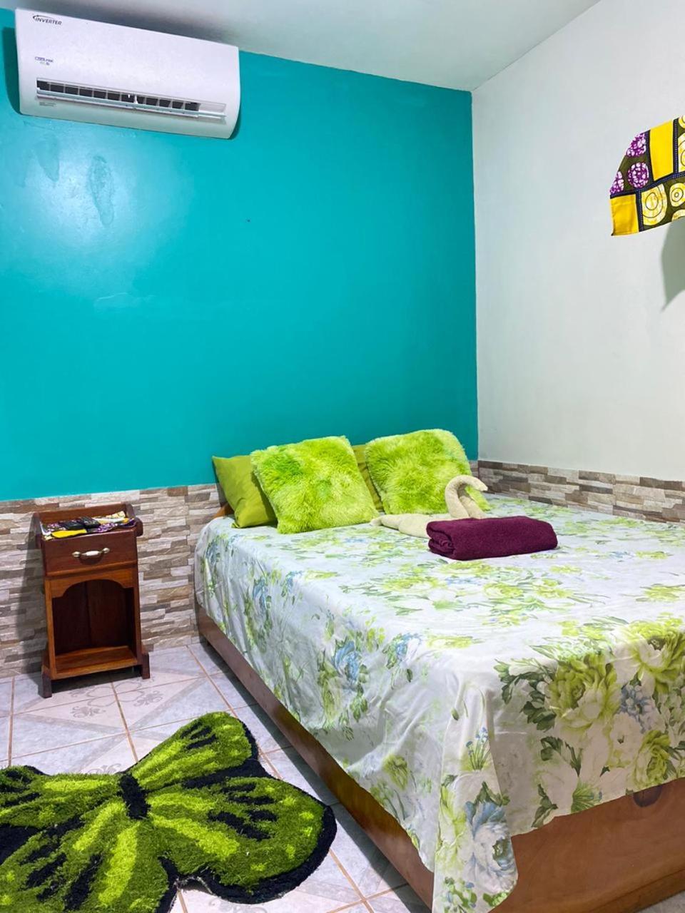 Cabinas Mitchaelle'S Puerto Viejo de Talamanca Exteriér fotografie
